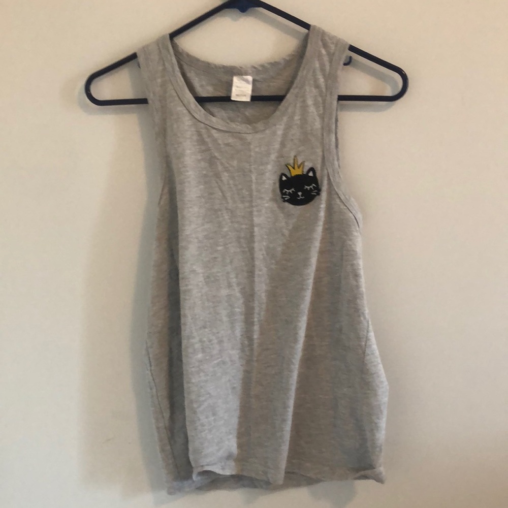 Sleeveless kitty top